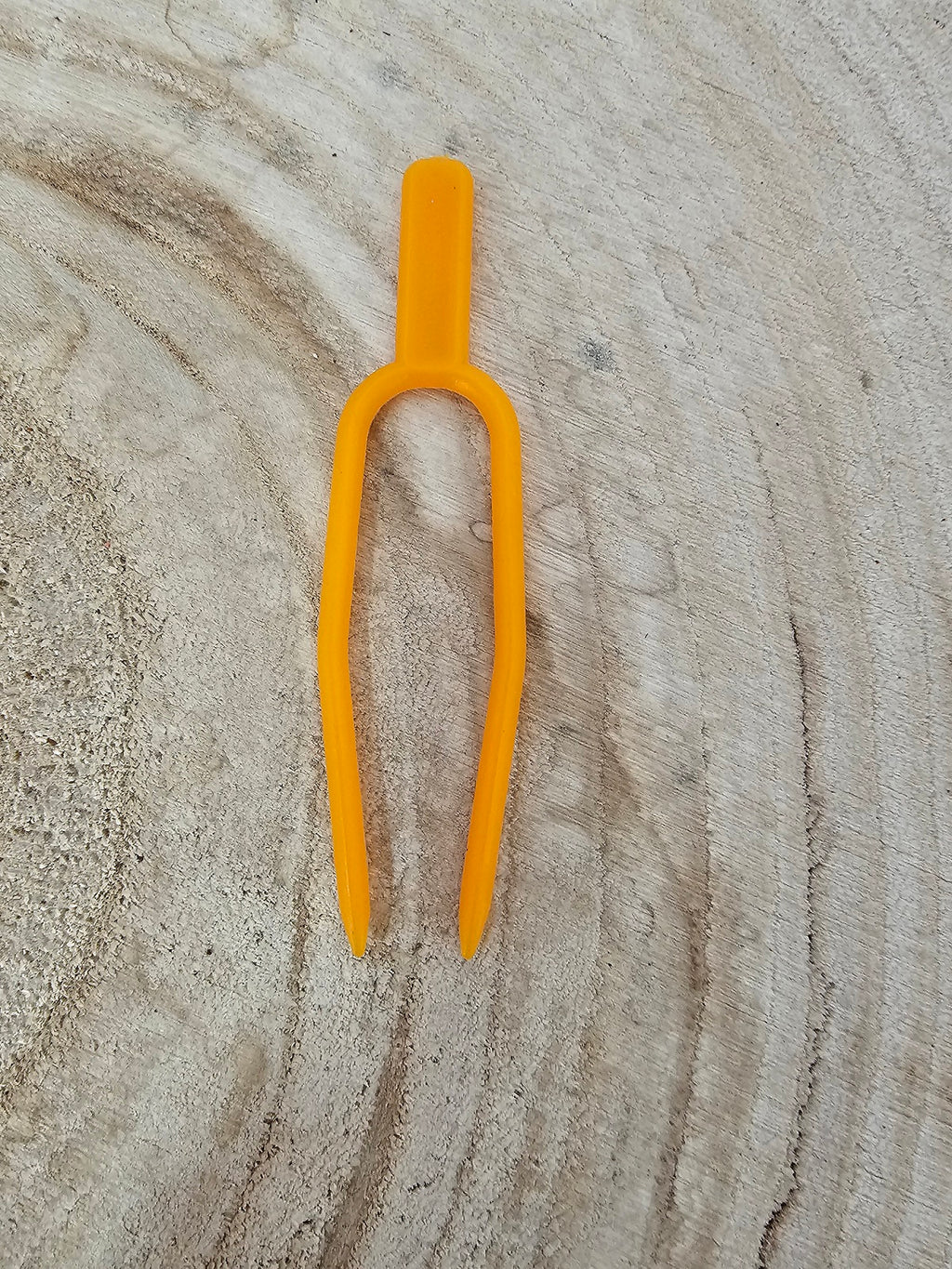 Pflanzenstecker zur Befestigung in Substrat