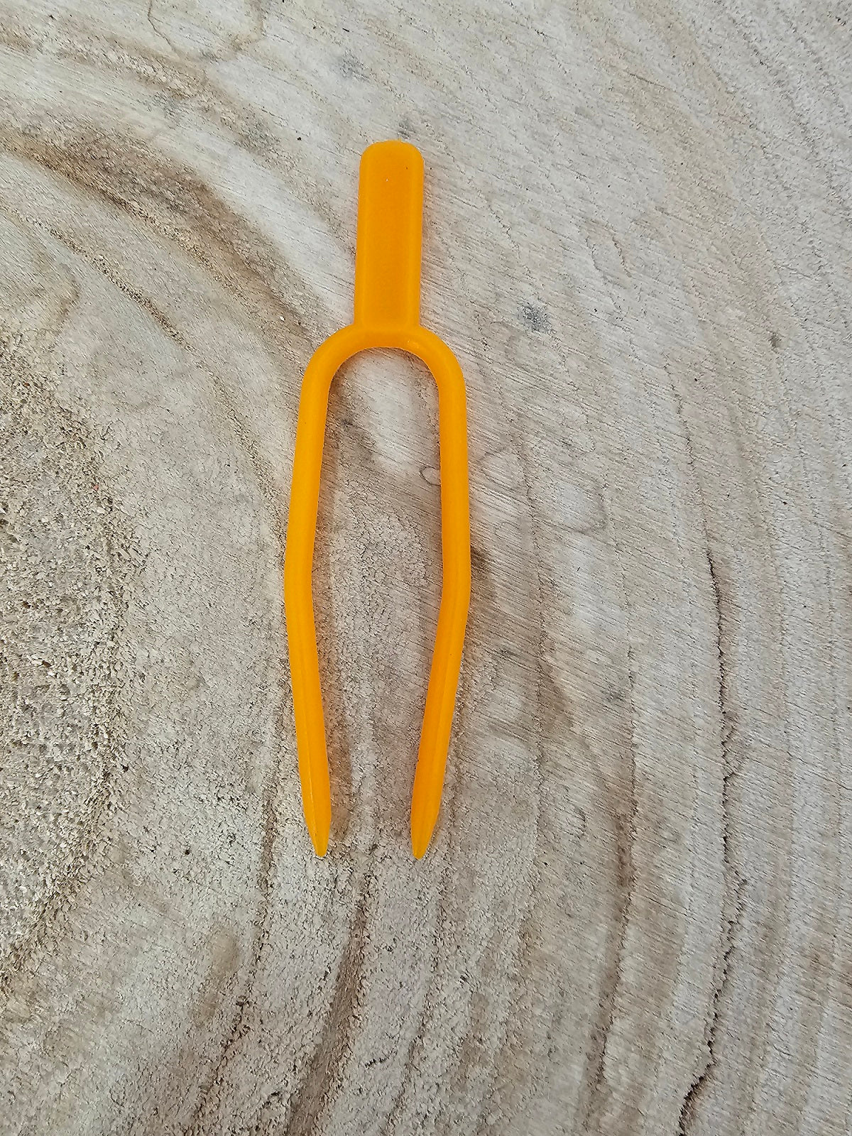 Pflanzenstecker zur Befestigung in Substrat